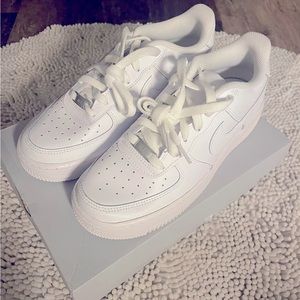 Nike Air Force 1 Low White LE